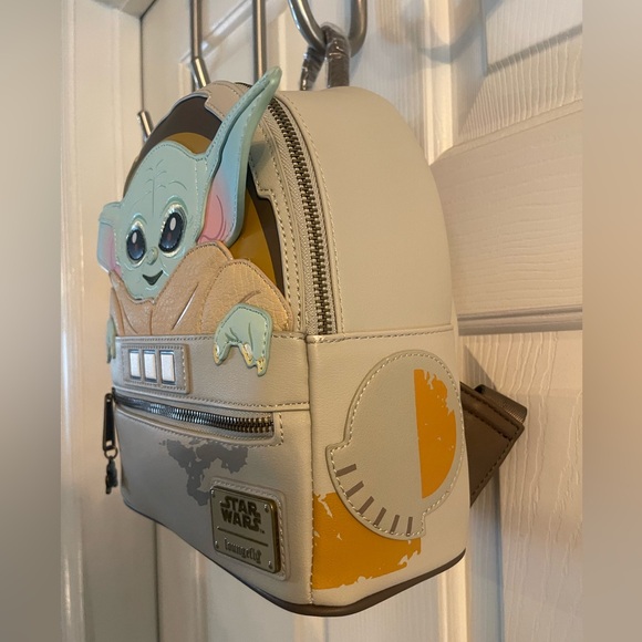 NWT Loungefly Star Wars Baby Yoda The Mandalorian Mini Backpack - Picture 2 of 6